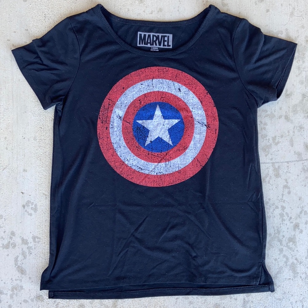 Marvel Captain America Tee - Women’s Medium